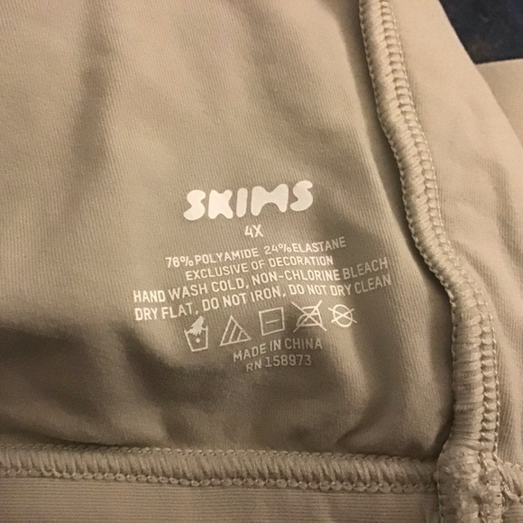 - Skims NWT Talc Colored Scoop Neck BRA 4X. (BR-SCN-2026) - Picture 3 of 4